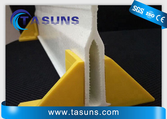 গুণ  Triangle Shaped Fiberglass Profile Pultruded Composite Beams For Truss Support কারখানা